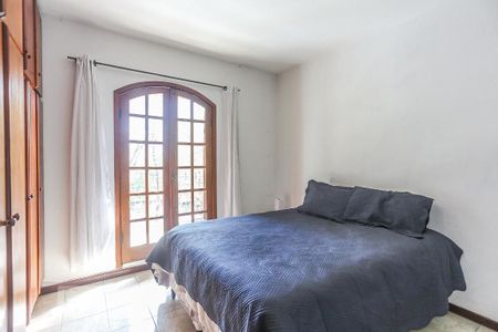 Casa à venda com 200m², 5 quartos e 2 vagas Casa à venda com 200m², 5 quartos e 2 vagasSuite 1