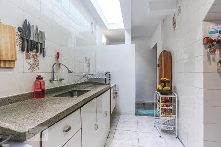 Casa à venda com 200m², 5 quartos e 2 vagas Casa à venda com 200m², 5 quartos e 2 vagasCozinha