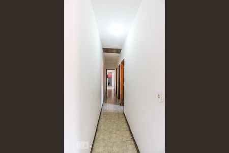 Corredor de casa à venda com 5 quartos, 200m² em Jardim Ester, São Paulo