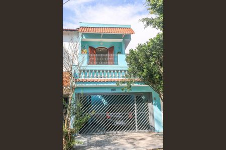 Casa à venda com 200m², 5 quartos e 2 vagas Casa à venda com 200m², 5 quartos e 2 vagasFachada