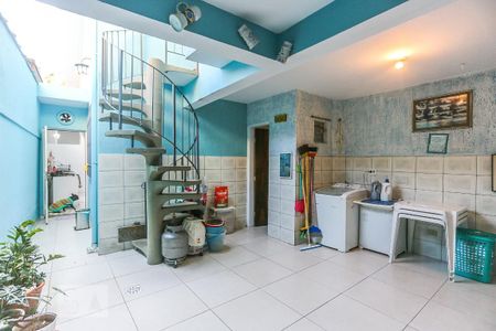 Casa à venda com 200m², 5 quartos e 2 vagas Casa à venda com 200m², 5 quartos e 2 vagasLavanderia