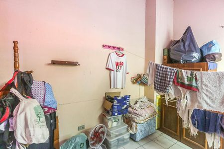 Casa à venda com 200m², 5 quartos e 2 vagas Casa à venda com 200m², 5 quartos e 2 vagasQuarto Serviço