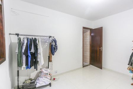 Casa à venda com 200m², 5 quartos e 2 vagas Casa à venda com 200m², 5 quartos e 2 vagasQuarto Reversivel
