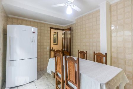 Casa à venda com 200m², 5 quartos e 2 vagas Casa à venda com 200m², 5 quartos e 2 vagasCopa