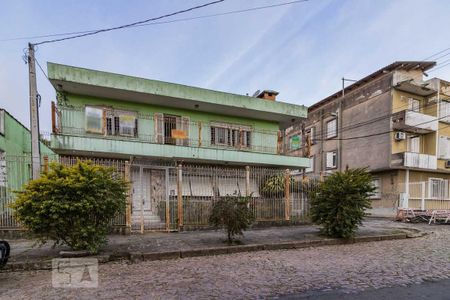 Casa à venda com 270m², 4 quartos e 3 vagas Casa à venda com 270m², 4 quartos e 3 vagasFachada