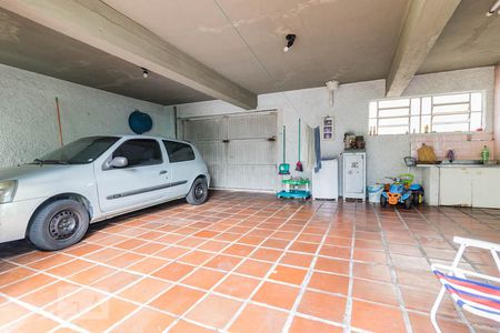 Casa à venda com 270m², 4 quartos e 3 vagas Casa à venda com 270m², 4 quartos e 3 vagasGaragem