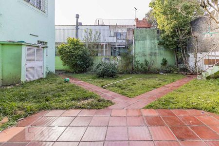 Casa à venda com 270m², 4 quartos e 3 vagas Casa à venda com 270m², 4 quartos e 3 vagasQuintal