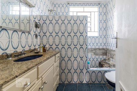 Casa à venda com 270m², 4 quartos e 3 vagas Casa à venda com 270m², 4 quartos e 3 vagasBanheiro