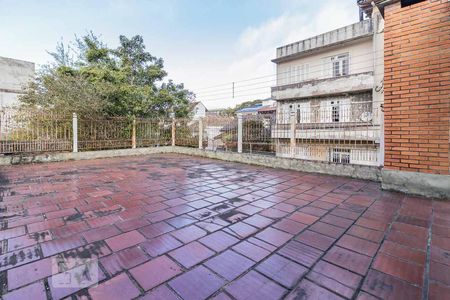 Casa à venda com 270m², 4 quartos e 3 vagas Casa à venda com 270m², 4 quartos e 3 vagasTerraço