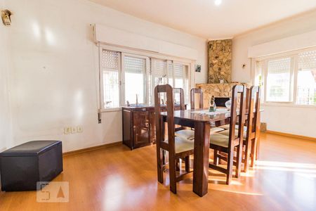 Sala de casa à venda com 4 quartos, 270m² em Medianeira, Porto Alegre