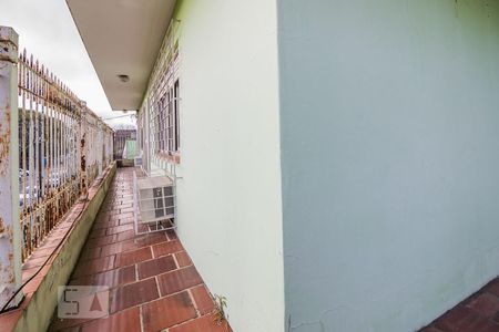 Casa à venda com 270m², 4 quartos e 3 vagas Casa à venda com 270m², 4 quartos e 3 vagasSacada