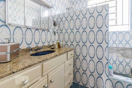 Casa à venda com 270m², 4 quartos e 3 vagas Casa à venda com 270m², 4 quartos e 3 vagasBanheiro