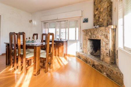 Sala de casa à venda com 4 quartos, 270m² em Medianeira, Porto Alegre