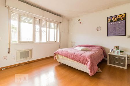 Casa à venda com 270m², 4 quartos e 3 vagas Casa à venda com 270m², 4 quartos e 3 vagasDormitório3