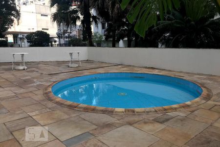 Apartamento para alugar com 100m², 3 quartos e 2 vagas Apartamento para alugar com 100m², 3 quartos e 2 vagasÁrea comum - Piscina