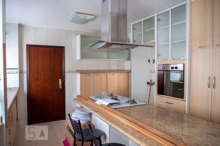 Apartamento para alugar com 100m², 3 quartos e 2 vagasCozinha