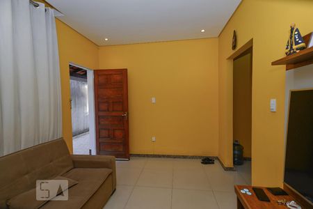 Sala de casa à venda com 2 quartos, 75m² em Planalto, Belo Horizonte