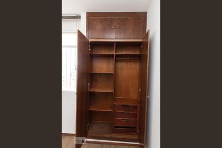 Quarto 2 de apartamento à venda com 2 quartos, 62m² em Santo Antônio, Belo Horizonte