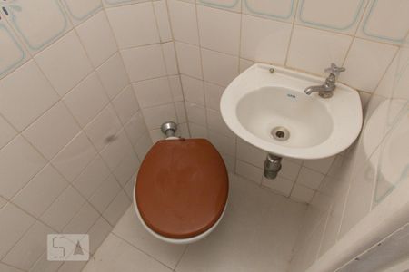 Banheiro  da  Área de Serviço de apartamento à venda com 2 quartos, 62m² em Santo Antônio, Belo Horizonte