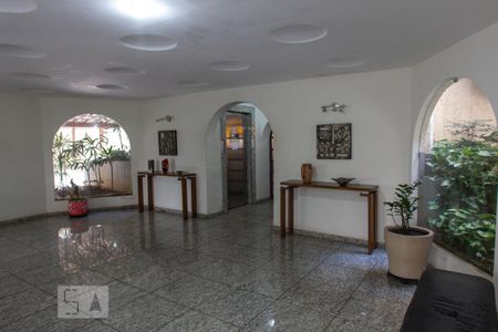 Hall de Entrada de apartamento à venda com 2 quartos, 62m² em Santo Antônio, Belo Horizonte