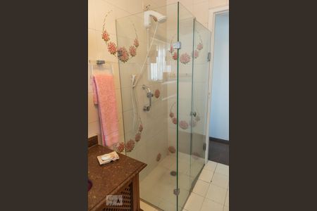 Casa à venda com 224m², 3 quartos e 5 vagas Casa à venda com 224m², 3 quartos e 5 vagasBanheiro da suíte