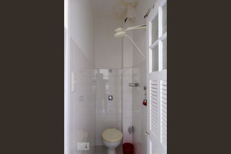 Apartamento à venda com 71m², 2 quartos e sem vagaBanheiro de Serviço