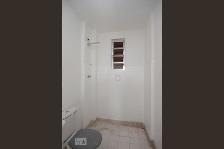 Banheiro de kitnet/studio para alugar com 1 quarto, 42m² em Santa Cecília, São Paulo