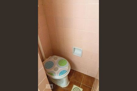 Apartamento para alugar com 86m², 3 quartos e sem vaga Apartamento para alugar com 86m², 3 quartos e sem vagaBanheiro de Serviço