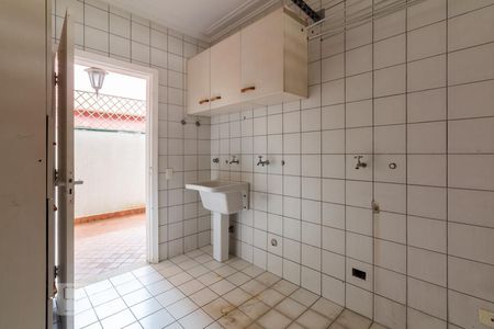 Casa à venda com 375m², 5 quartos e 3 vagasArea de Serviço