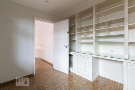 Casa à venda com 375m², 5 quartos e 3 vagasEscritório