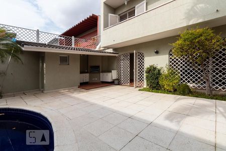 Casa à venda com 375m², 5 quartos e 3 vagasQuintal