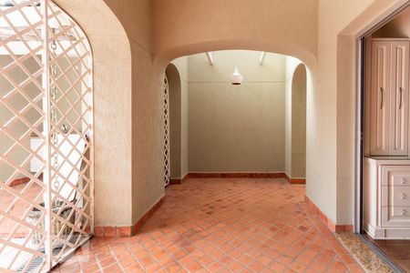 Casa à venda com 375m², 5 quartos e 3 vagasCorredor