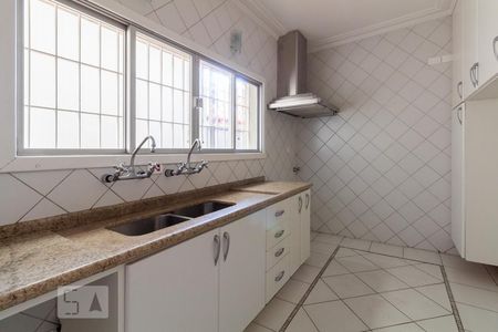 Casa à venda com 375m², 5 quartos e 3 vagasCozinha