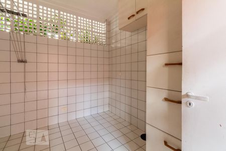 Casa à venda com 375m², 5 quartos e 3 vagasArea de Serviço