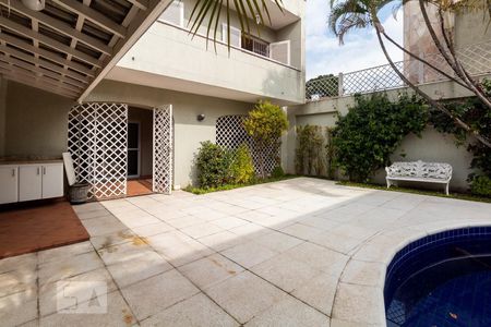 Casa à venda com 375m², 5 quartos e 3 vagasQuintal