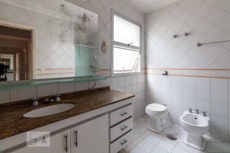 Casa à venda com 375m², 5 quartos e 3 vagasBanheiro Suite 2