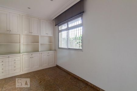Casa à venda com 375m², 5 quartos e 3 vagasEscritório