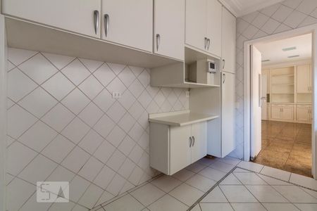 Casa à venda com 375m², 5 quartos e 3 vagasCozinha