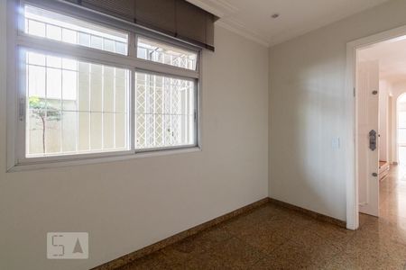 Casa à venda com 375m², 5 quartos e 3 vagasEscritório