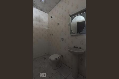 Casa à venda com 150m², 4 quartos e 2 vagasBanheiro