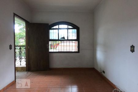 Casa à venda com 150m², 4 quartos e 2 vagasSuíte
