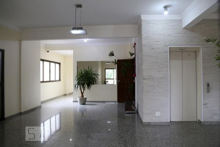 Apartamento para alugar com 112m², 3 quartos e 2 vagasHall social