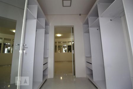 Apartamento para alugar com 250m², 3 quartos e 3 vagasCloset suite