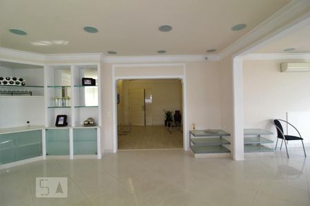 Apartamento para alugar com 250m², 3 quartos e 3 vagasSala