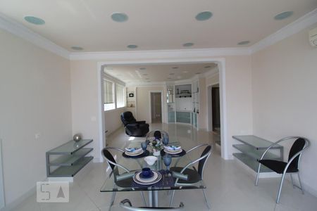 Apartamento para alugar com 250m², 3 quartos e 3 vagasSala