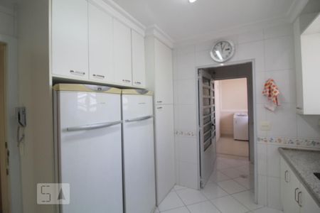 Apartamento para alugar com 250m², 3 quartos e 3 vagasCozinha
