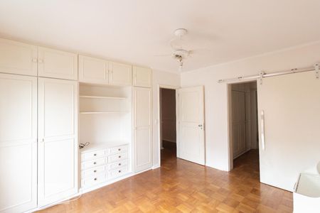 Apartamento à venda com 220m², 3 quartos e 2 vagasSuíte