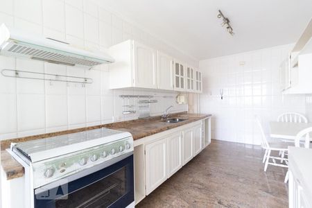 Apartamento à venda com 220m², 3 quartos e 2 vagasCozinha