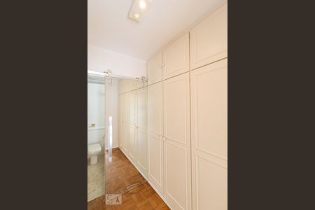 Apartamento à venda com 220m², 3 quartos e 2 vagasBanheiro Suíte