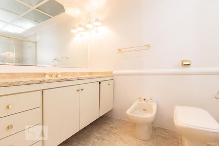 Apartamento à venda com 220m², 3 quartos e 2 vagasBanheiro Suíte